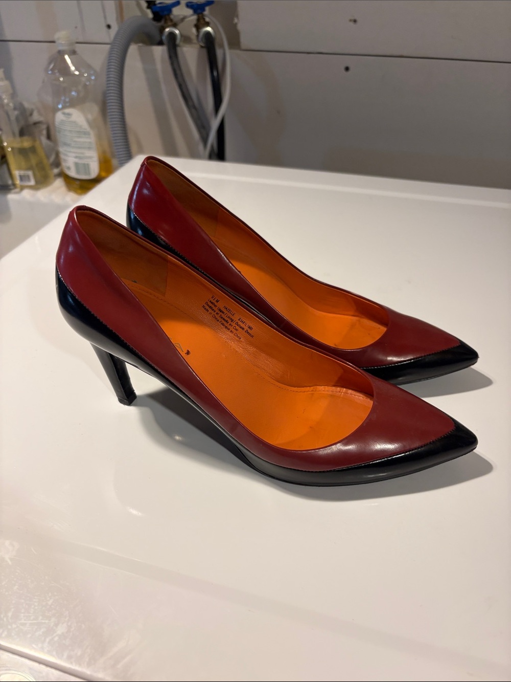 Classic Two-Tone Red and Black Pointed Pumps